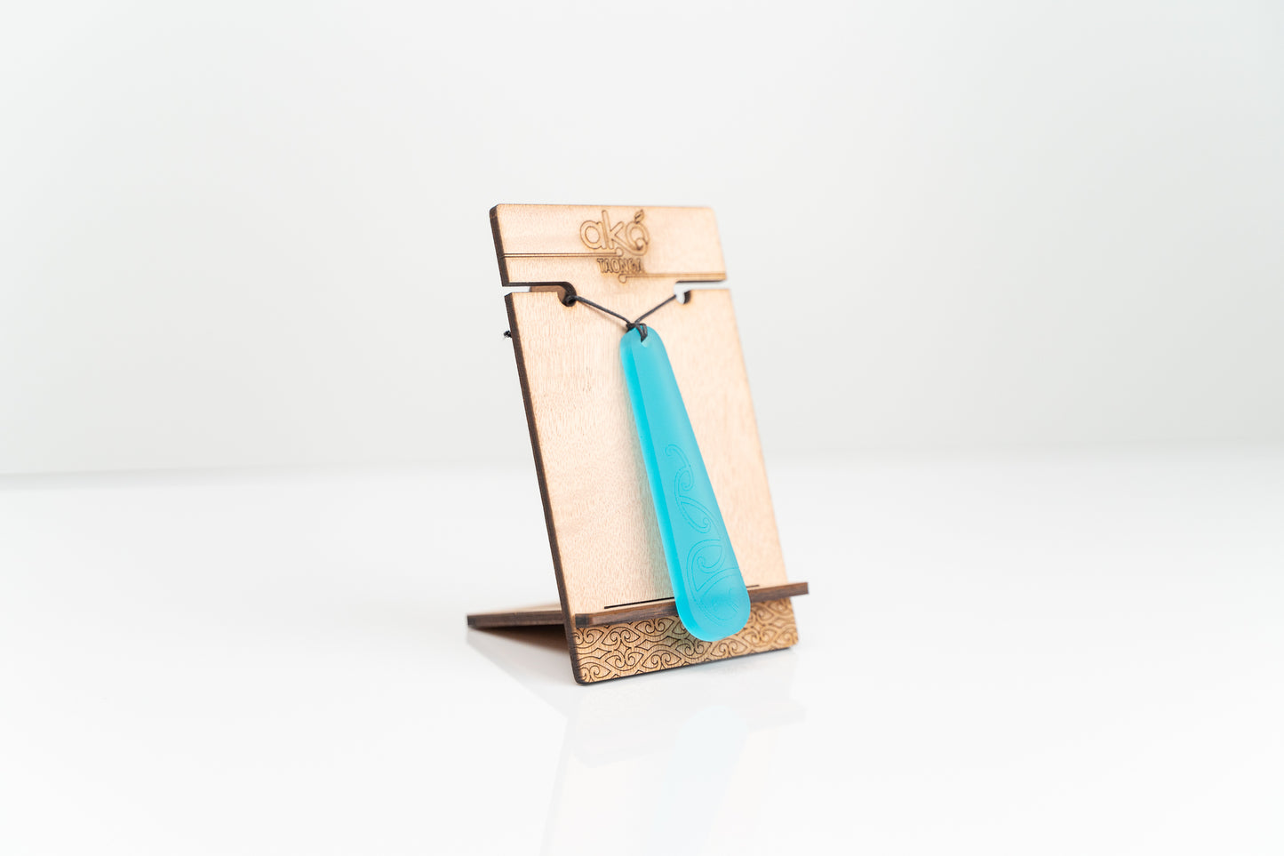 Mangōpare Pendant - Long Necklace