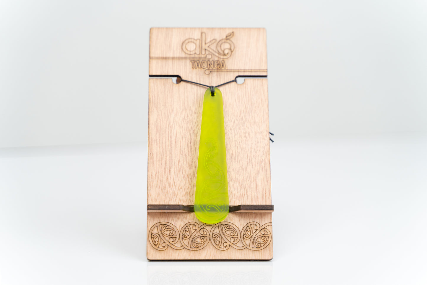 Mangōpare Pendant - Long Necklace