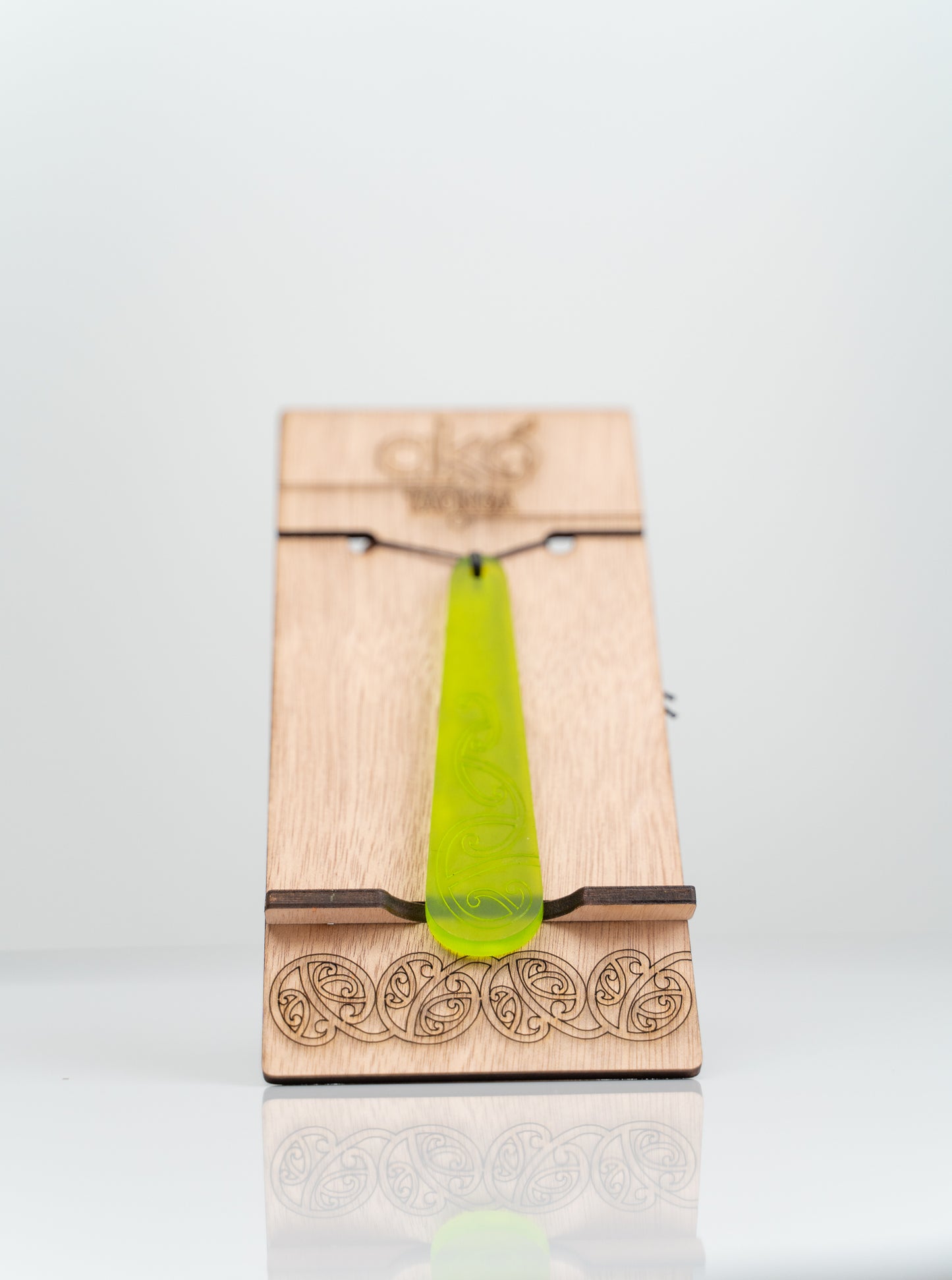 Mangōpare Pendant - Long Necklace