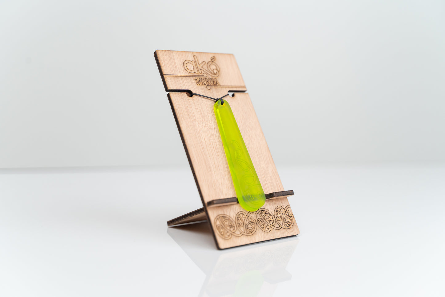 Mangōpare Pendant - Long Necklace