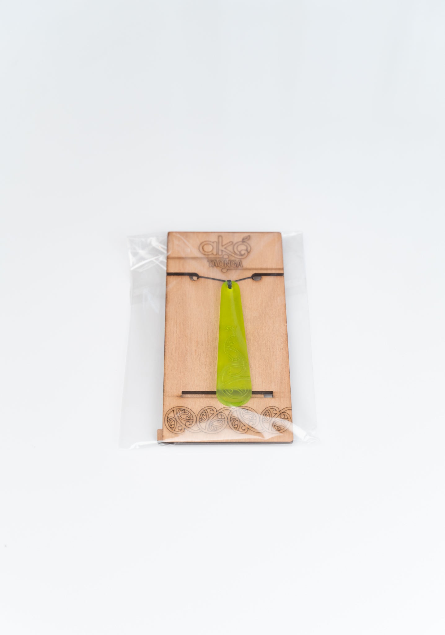 Mangōpare Pendant - Long Necklace