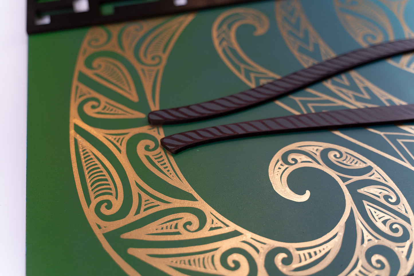 Taonga Panel - Green & Gold